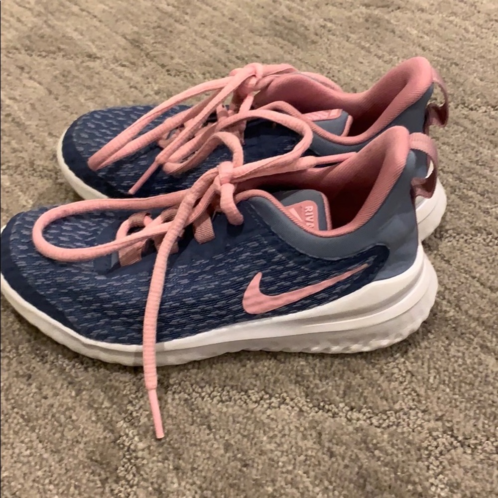 Nike Rival kids sneakers
